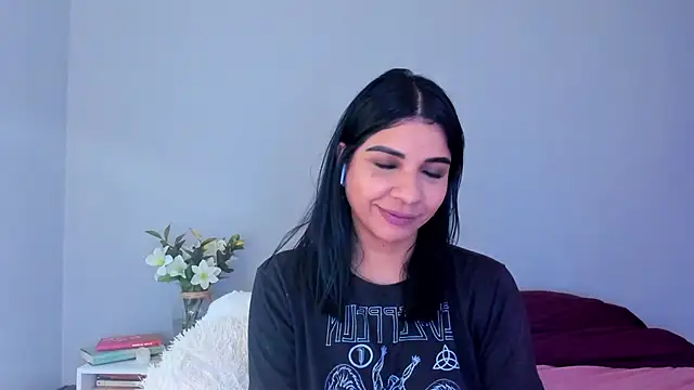 Snapshot of Laura-angeel chatting on November 29, 2025, 7:06 pm Laura-angeel online show from November 29, 2025, 7:06 pm