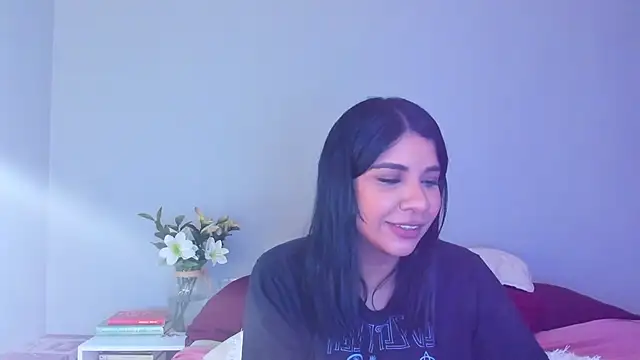 Snapshot of Laura-angeel chatting on December 2, 2025, 9:10 pm Laura-angeel online show from December 2, 2025, 9:10 pm