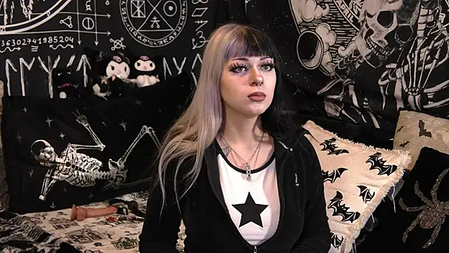 Snapshot of Paige_Turner chatting on March 25, 2026, 12:27 am Paige Turner online show from March 25, 2026, 12:27 am