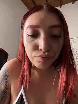 Snapshot of Paulina-Wells chatting on September 10, 2025, 9:04 pm Paulina-Wells online show from September 10, 2025, 9:04 pm