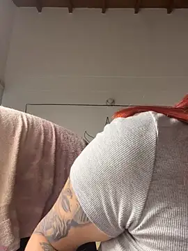 Snapshot of Paulina-Wells chatting on October 14, 2025, 9:59 pm Paulina-Wells online show from October 14, 2025, 9:59 pm