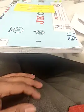 hotboy43339 online show from December 18, 2025, 4:07 am