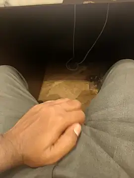 hotboy43339 online show from February 16, 2026, 4:25 pm