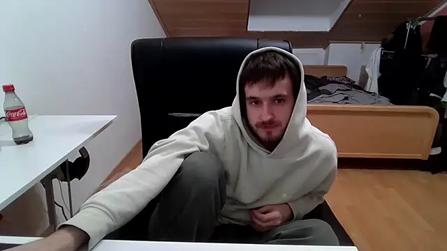 Snapshot of Bez3ybik chatting on December 17, 2025, 11:00 pm Bez3ybik online show from December 17, 2025, 11:00 pm