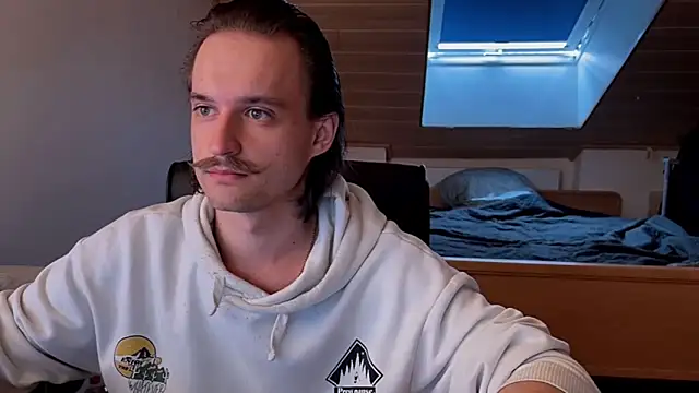 Bez3ybik online show from April 16, 2026, 3:24 pm