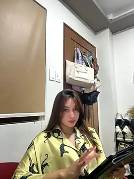 LanySylvia online show from November 7, 2025, 4:07 pm