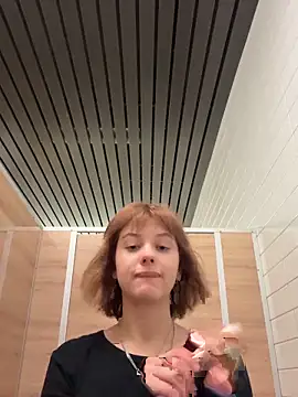 Only April online show from October 29, 2025, 8:27 am