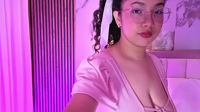 LunaRosse  online show from December 17, 2025, 11:38 am