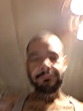 Snapshot of MassedParidae chatting on February 28, 2026, 2:01 am MassedParidae online show from February 28, 2026, 2:01 am