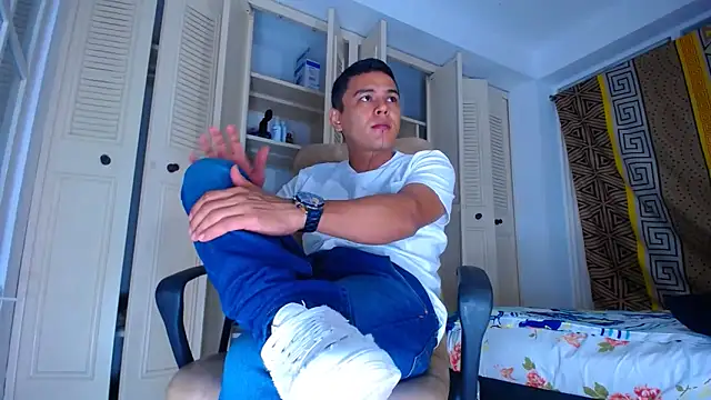angelss 666 online show from May 13, 2026, 3:04 am