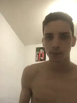 Snapshot of Lobito_00 chatting on June 7, 2026, 7:39 pm Lobito 00 online show from June 7, 2026, 7:39 pm