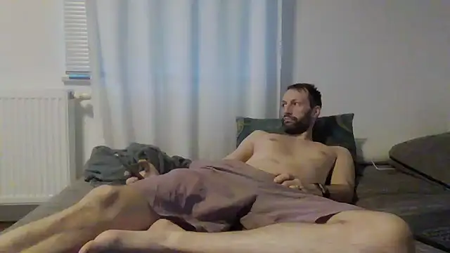 Snapshot of XLBarehengst chatting on December 4, 2025, 2:48 pm XLBarehengst online show from December 4, 2025, 2:48 pm