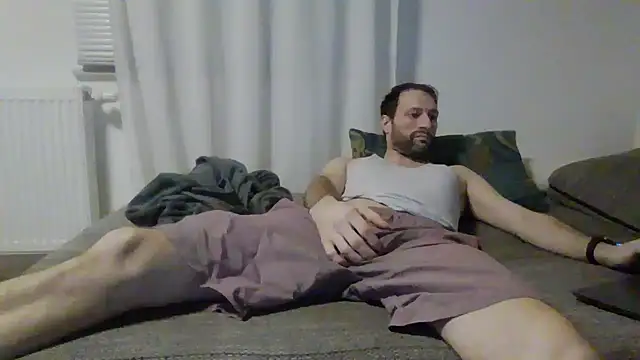 Snapshot of XLBarehengst chatting on December 22, 2025, 10:07 pm XLBarehengst online show from December 22, 2025, 10:07 pm