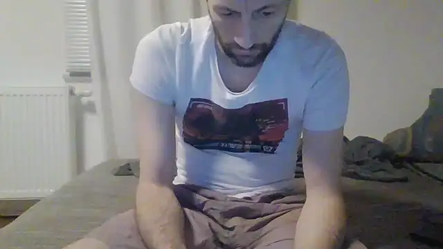 Snapshot of XLBarehengst chatting on February 4, 2026, 4:57 pm XLBarehengst online show from February 4, 2026, 4:57 pm