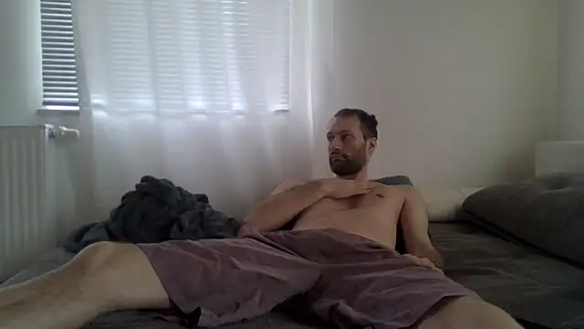 Snapshot of XLBarehengst chatting on February 27, 2026, 8:03 am XLBarehengst online show from February 27, 2026, 8:03 am