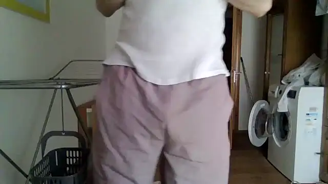 Snapshot of XLBarehengst chatting on March 16, 2026, 9:57 am XLBarehengst online show from March 16, 2026, 9:57 am