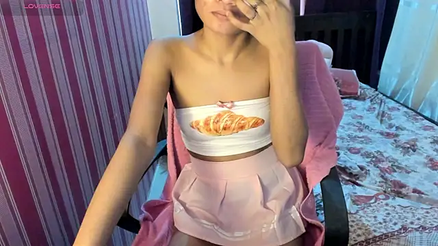 Snapshot of Mica_Jones chatting on February 17, 2026, 11:33 pm Mica Jones online show from February 17, 2026, 11:33 pm