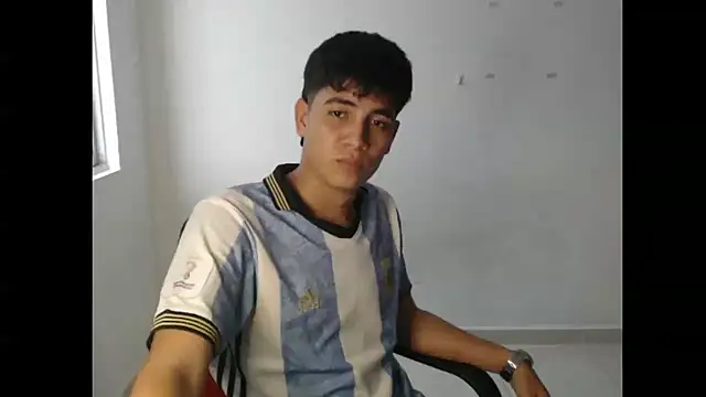 Snapshot of maximo_gomez chatting on September 24, 2025, 10:02 pm maximo gomez online show from September 24, 2025, 10:02 pm