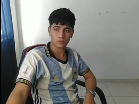 Snapshot of maximo_gomez chatting on September 25, 2025, 8:34 pm maximo gomez online show from September 25, 2025, 8:34 pm