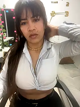 Snapshot of Canela_88 chatting on October 2, 2025, 11:12 pm Canela 88 online show from October 2, 2025, 11:12 pm