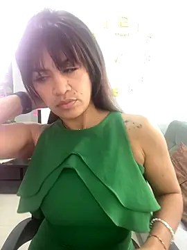 Snapshot of Canela_88 chatting on October 4, 2025, 5:00 pm Canela 88 online show from October 4, 2025, 5:00 pm