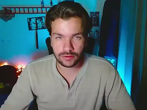 cortelioni massimo  online show from October 3, 2025, 2:08 am