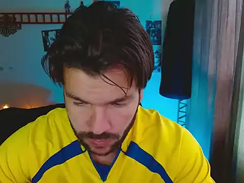 cortelioni massimo  online show from October 15, 2025, 7:25 pm