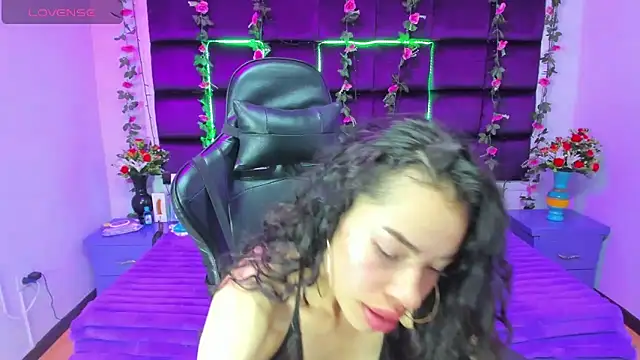 Nanis James online show from March 14, 2026, 2:28 am