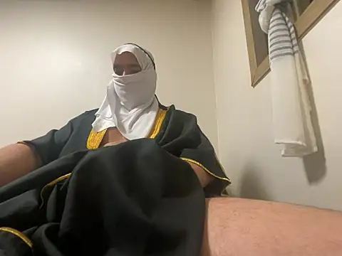 sheikhbandar06 09 online show from November 17, 2025, 3:12 am