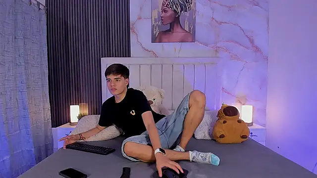 sweet petter online show from November 5, 2025, 7:25 pm