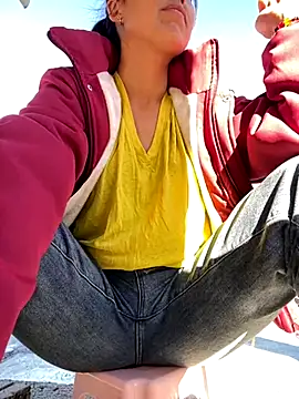 Huong-Ly online show from November 29, 2025, 8:06 am