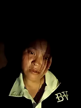 MuiNay online show from December 2, 2025, 1:39 pm