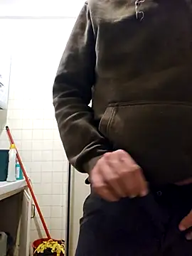 Snapshot of Stingles chatting on September 26, 2025, 6:50 am Stingles online show from September 26, 2025, 6:50 am