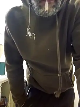 Snapshot of Stingles chatting on September 28, 2025, 7:14 am Stingles online show from September 28, 2025, 7:14 am