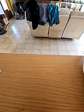 Snapshot of Stingles chatting on October 12, 2025, 9:19 am Stingles online show from October 12, 2025, 9:19 am