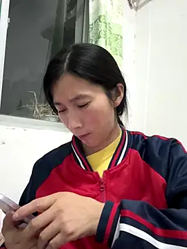 crhong666 online show from October 27, 2025, 12:42 pm