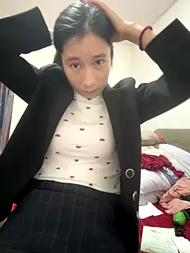 crhong666 online show from November 4, 2025, 12:21 am