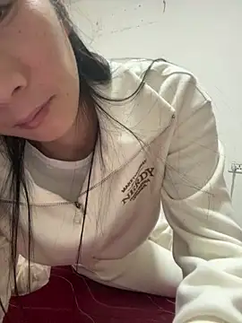 crhong666 online show from November 7, 2025, 12:32 am