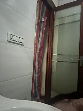 crhong666 online show from February 7, 2026, 12:47 am