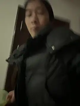 crhong666 online show from February 19, 2026, 12:17 am