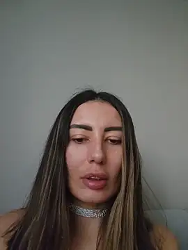 salmaesco online show from November 12, 2025, 12:33 am