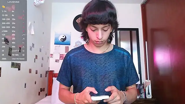 DannyPhantom555 online show from October 22, 2025, 4:51 pm