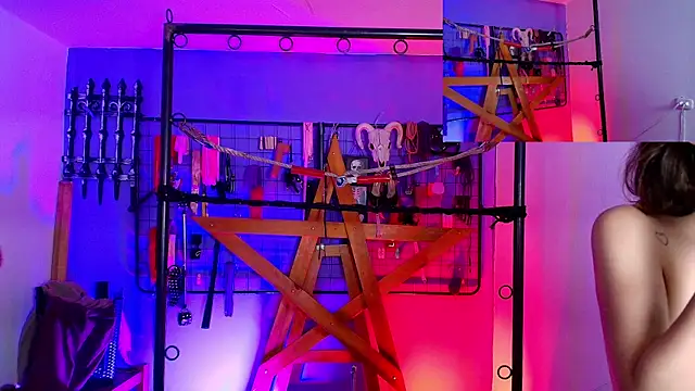 Misstresss aurora bdsm online show from October 10, 2025, 3:11 pm