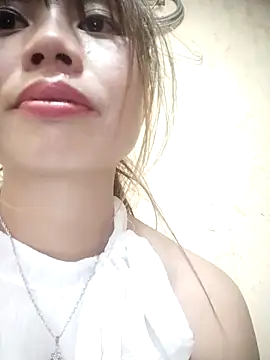 Snapshot of Dung-Thao19 chatting on October 19, 2025, 1:45 pm Dung-Thao19 online show from October 19, 2025, 1:45 pm