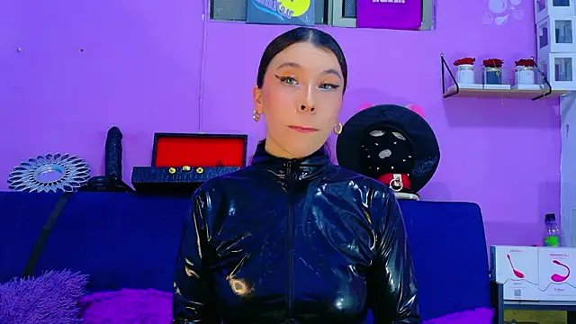 CristalRose online show from March 23, 2026, 8:35 pm