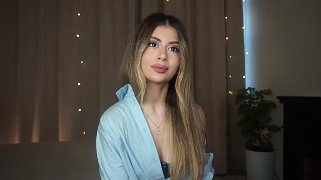 GeorginaHarn online show from November 15, 2025, 8:33 am