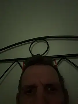 gigolobcn online show from February 11, 2026, 9:42 pm