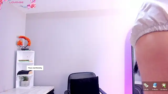 Emma  clark  online show from September 12, 2025, 12:38 pm