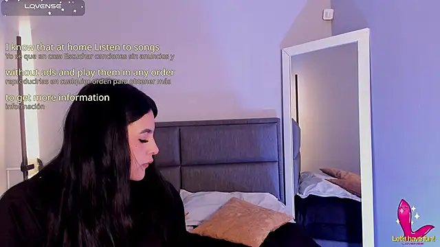 Emma  clark  online show from October 15, 2025, 12:05 pm