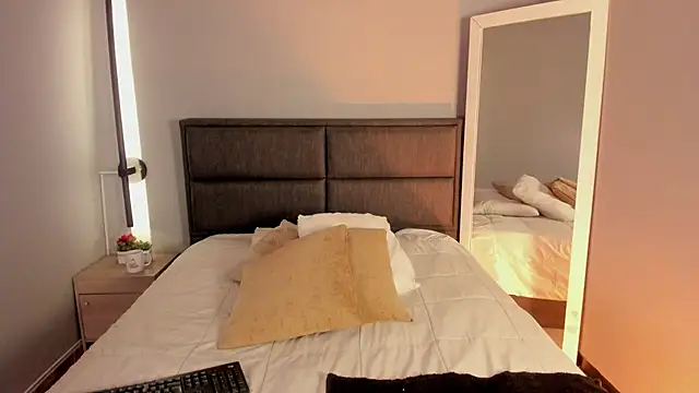 Snapshot of Emma__clark_ chatting on March 31, 2026, 12:27 pm Emma clark online show from March 31, 2026, 12:27 pm